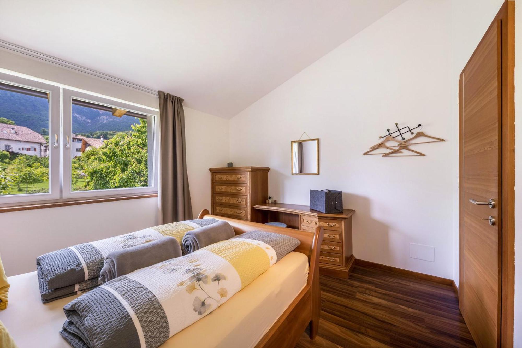 Angerblick Apartment Appiano Sulla Strada Del Vino Luaran gambar